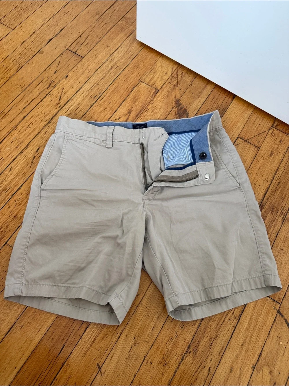 J. Crew Men's Flat-Front Khaki Shorts - Light Beige
